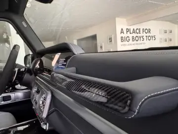 Mercedes-Benz G 63 AMG Carbon Leder weis Magno