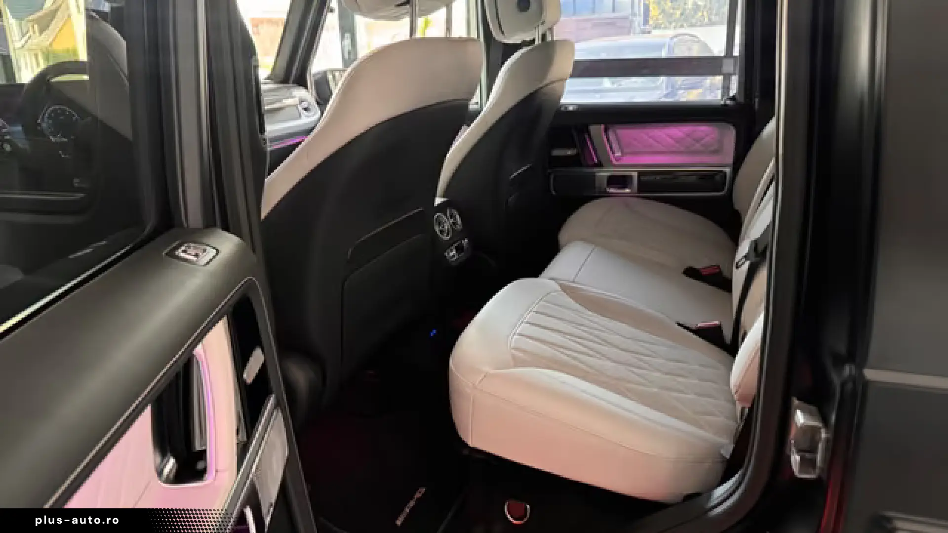 Mercedes-Benz G 63 AMG Carbon Leder weis Magno