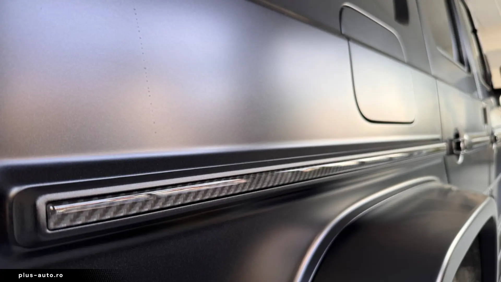 Mercedes-Benz G 63 AMG Carbon Leder weis Magno