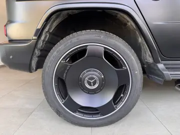 Mercedes-Benz G 63 AMG Carbon Leder weis Magno