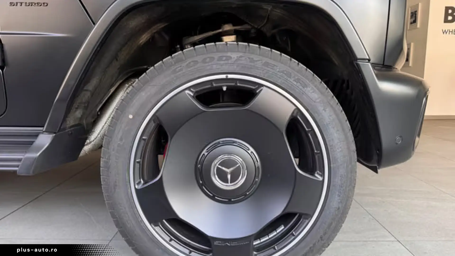 Mercedes-Benz G 63 AMG Carbon Leder weis Magno