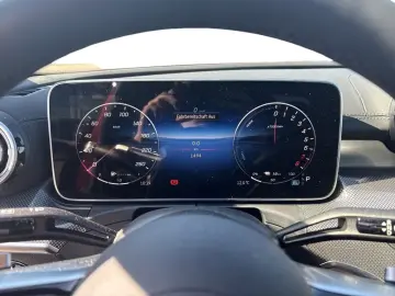 Mercedes-Benz C 300 e Edition AMG Pano Burmester Digitall