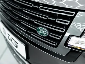 LAND ROVER Range Rover SE 4.4i V8 P530 SE AWD A T  390kW
