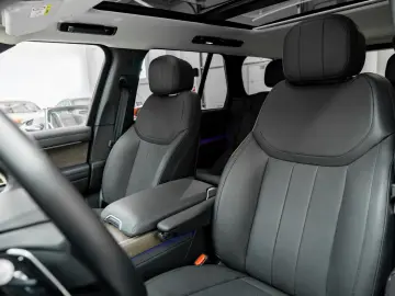 LAND ROVER Range Rover SE 4.4i V8 P530 SE AWD A T  390kW