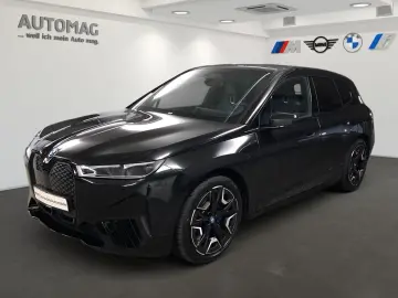BMW iX xDrive50 AHK Laser Suite Panorama ACC 360
