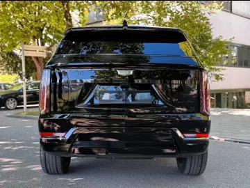 Cadillac Escalade IQ Premium Sport 7 Seater