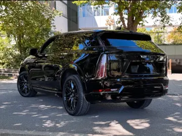 Cadillac Escalade IQ Premium Sport 7 Seater