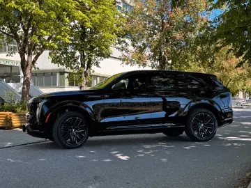 Cadillac Escalade IQ Premium Sport 7 Seater