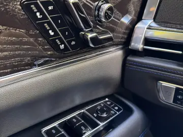 Cadillac Escalade IQ Premium Sport 7 Seater