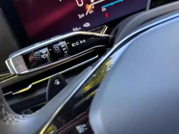 Cadillac Escalade IQ Premium Sport 7 Seater