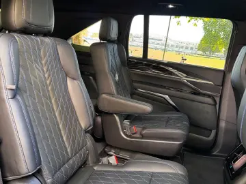 Cadillac Escalade IQ Premium Sport 7 Seater