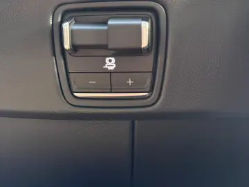 Cadillac Escalade IQ Premium Sport 7 Seater