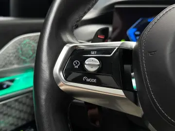 BMW M760e  HUD Pano Theatre  360 Stoc!!!