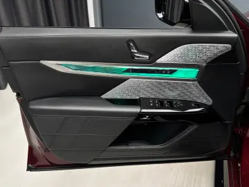 BMW M760e  HUD Pano Theatre  360 Stoc!!!