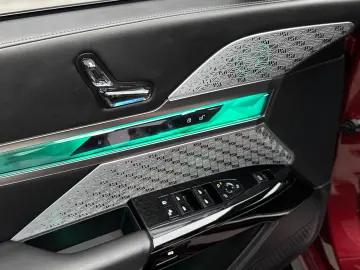 BMW M760e  HUD Pano Theatre  360 Stoc!!!