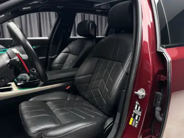 BMW M760e  HUD Pano Theatre  360 Stoc!!!
