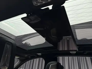 BMW M760e  HUD Pano Theatre  360 Stoc!!!