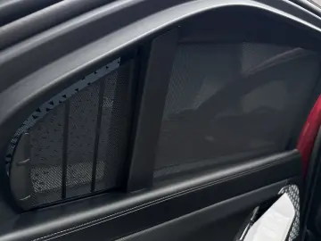BMW M760e  HUD Pano Theatre  360 Stoc!!!
