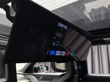 BMW M760e  HUD Pano Theatre  360 Stoc!!!