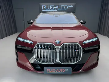 BMW M760e  HUD Pano Theatre  360 Stoc!!!