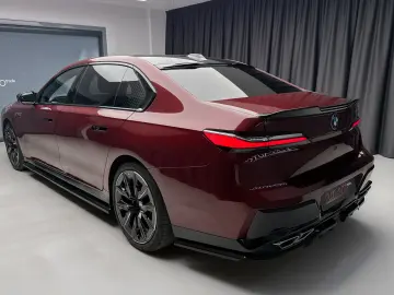 BMW M760e  HUD Pano Theatre  360 Stoc!!!
