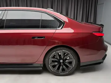 BMW M760e  HUD Pano Theatre  360 Stoc!!!