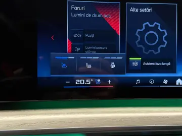BMW M760e  HUD Pano Theatre  360 Stoc!!!