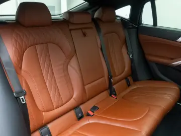 BMW X6 xD40i M Sport 360 DAB Panorama Individual 22