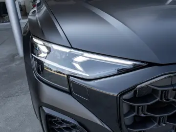 Audi Q8 55 TFSI  340 CP   S line interior exterior exclusive