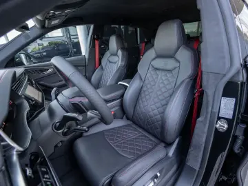Audi Q8 55 TFSI  340 CP   S line interior exterior exclusive