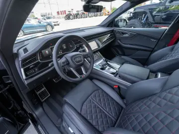 Audi Q8 55 TFSI  340 CP   S line interior exterior exclusive