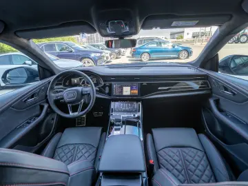 Audi Q8 55 TFSI  340 CP   S line interior exterior exclusive