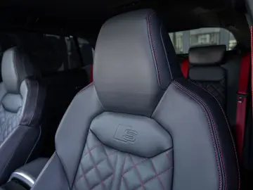 Audi Q8 55 TFSI  340 CP   S line interior exterior exclusive