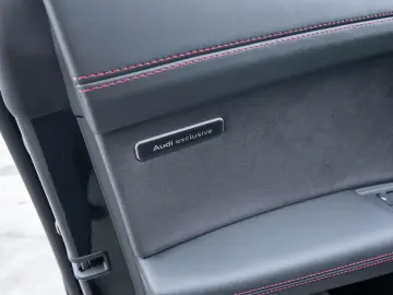 Audi Q8 55 TFSI  340 CP   S line interior exterior exclusive
