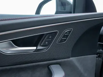 Audi Q8 55 TFSI  340 CP   S line interior exterior exclusive
