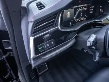Audi Q8 55 TFSI  340 CP   S line interior exterior exclusive