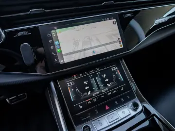 Audi Q8 55 TFSI  340 CP   S line interior exterior exclusive