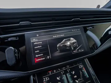 Audi Q8 55 TFSI  340 CP   S line interior exterior exclusive