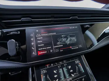 Audi Q8 55 TFSI  340 CP   S line interior exterior exclusive