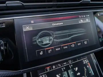 Audi Q8 55 TFSI  340 CP   S line interior exterior exclusive