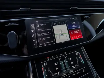 Audi Q8 55 TFSI  340 CP   S line interior exterior exclusive