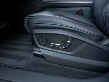 Audi Q8 55 TFSI  340 CP   S line interior exterior exclusive
