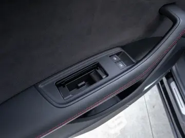 Audi Q8 55 TFSI  340 CP   S line interior exterior exclusive