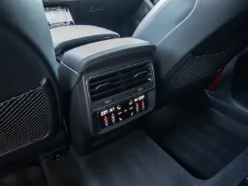 Audi Q8 55 TFSI  340 CP   S line interior exterior exclusive