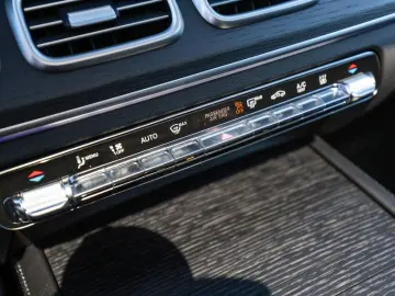 MERCEDES-BENZ GLE 300 d 4M Coupé AMG-Sport Pano Burm…