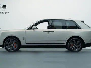 ROLLS ROYCE Cullinan TwinCoachline Starburst Bespoke