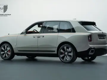 ROLLS ROYCE Cullinan TwinCoachline Starburst Bespoke