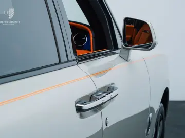 ROLLS ROYCE Cullinan TwinCoachline Starburst Bespoke