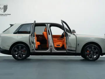 ROLLS ROYCE Cullinan TwinCoachline Starburst Bespoke