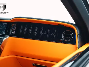 ROLLS ROYCE Cullinan TwinCoachline Starburst Bespoke